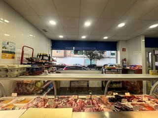 Local comercial en venta en Corrales de Buelna (Los)