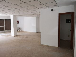 Local comercial en venta en Santa Bárbara en Llíria