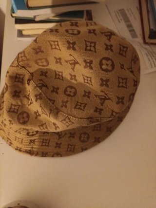Gorro Louis Vuitton Marrón reversible nuevo