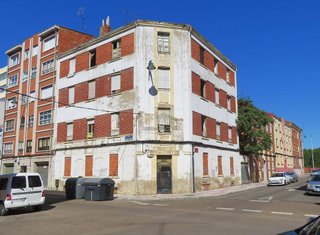 Edificio en venta en La Vega - Oteruelo en León