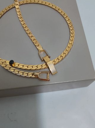 Collana vintage con zaffiro sintetico