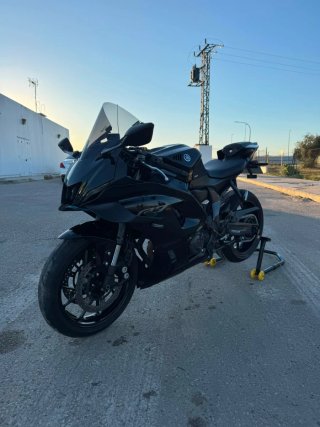 Yamaha R7 Sportbike Negra