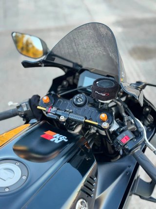 Yamaha R7 Sportbike Negra