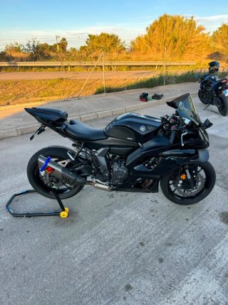 Yamaha R7 Sportbike Negra