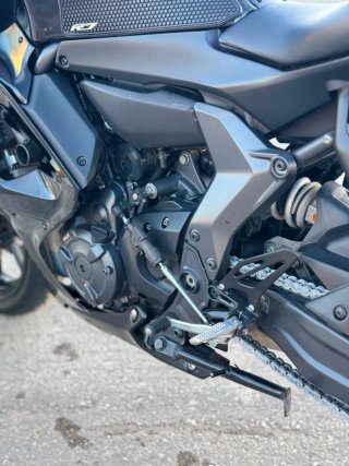 Yamaha R7 Sportbike Negra