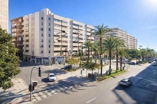 Local comercial en alquiler en Benalúa en Alicante