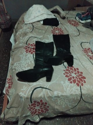 Botas altas negras talla 40 piel