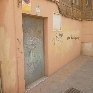 Local comercial en venta en Plaza de Toros - Santa Rita en Almería