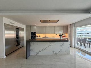 Piso en alquiler en Puerto Banús en Marbella