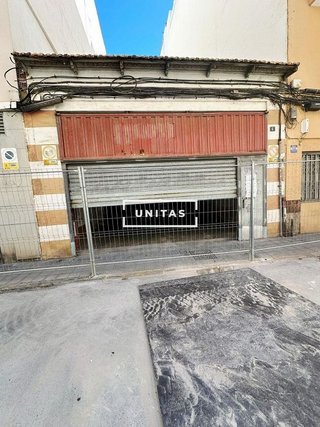 Edificio en venta en Carolinas Altas en Alicante