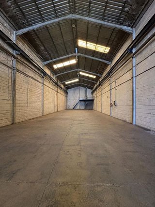 Nave industrial en venta en La Banda - Campo de Fútbol en Chiclana de la Frontera