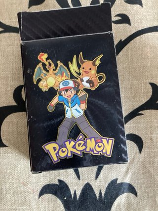 Caja Negra con 50 Cartas Pokémon