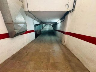 Garaje en venta en Cervantes en Granada