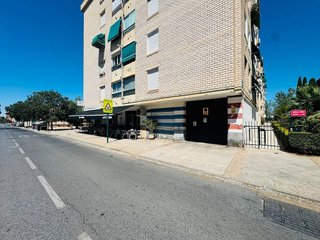 Garaje en venta en Cervantes en Granada