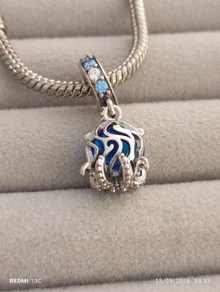 Charm pulpo azul