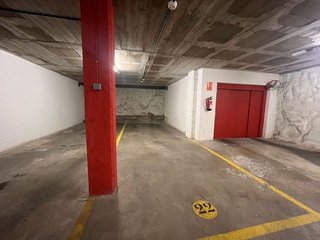 Garaje en alquiler en Eixample Nord – La Devesa en Girona
