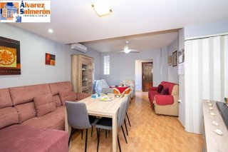 Casa adosada en venta en Avda. De los Ogíjares en Armilla