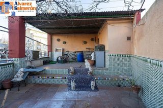 Casa adosada en venta en Avda. De los Ogíjares en Armilla
