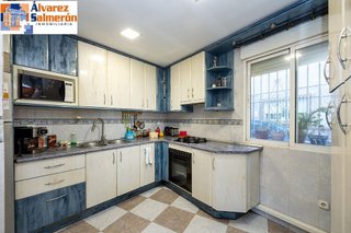 Casa adosada en venta en Avda. De los Ogíjares en Armilla