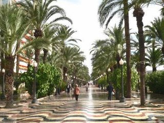 Garaje en alquiler en Benalúa en Alicante