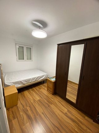 Piso en alquiler en Los Ángeles - Cruz de Caravaca en Almería