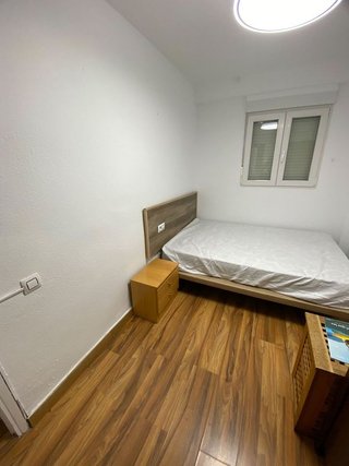 Piso en alquiler en Los Ángeles - Cruz de Caravaca en Almería
