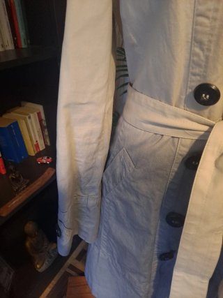 Gabardina Mango bicolor forrada y cinturón