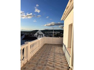 Casa en venta en Hoya del Molino en Lucena