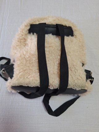 Mochila peluche beige Bershka