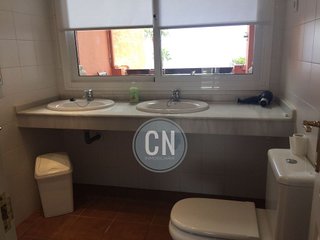 Ático en alquiler en El Padrón - El Velerín - Voladilla en Estepona