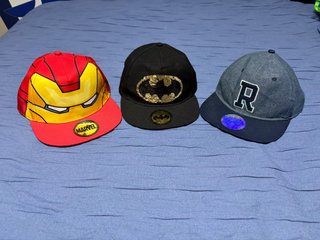 3 Gorras visera plana
