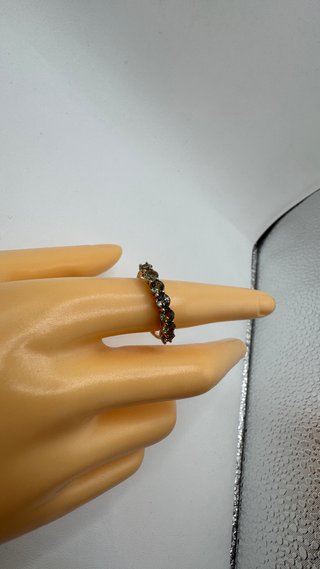 Anillo de oro rosa 18 kt con zafiros verdes