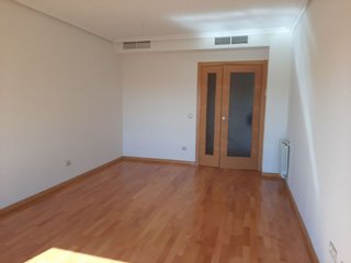 Piso en alquiler en San Isidro - Los Almendros en Alcalá de Henares