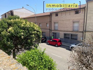 Chalet en venta en Zuera