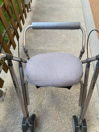Andador para adultos con asiento