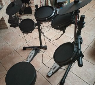 Batería Electrónica Alesis para Jóvenes