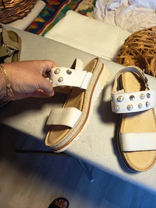 Sandalias Pitillos Blancas y Plateadas
