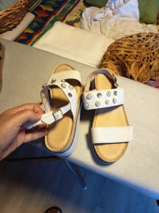 Sandalias Pitillos Blancas y Plateadas