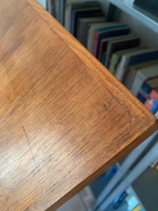 Mesa de dibujo antigua de madera
