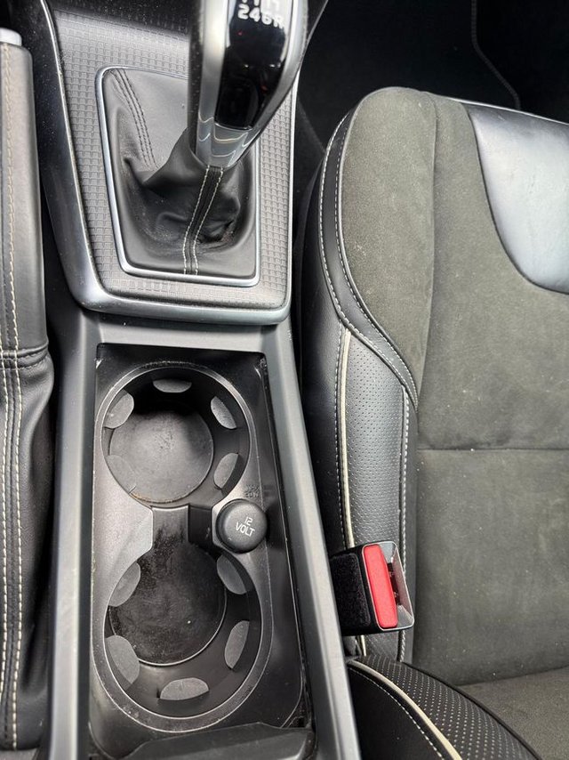 Volvo V40 2.0 T2 R-Design Momentum