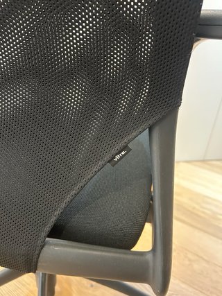 Silla de oficina giratoria negra