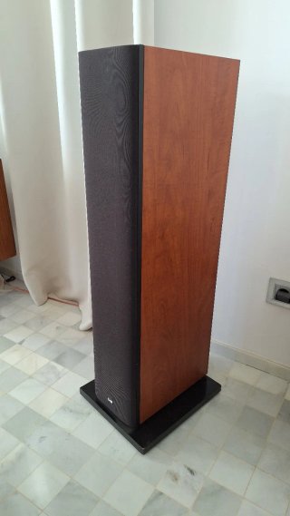 Altavoces Bowers & Wilkins 683 S1