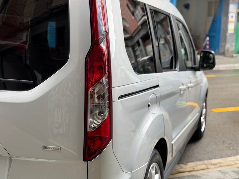 Ford Tourneo Connect 2017, foto 40