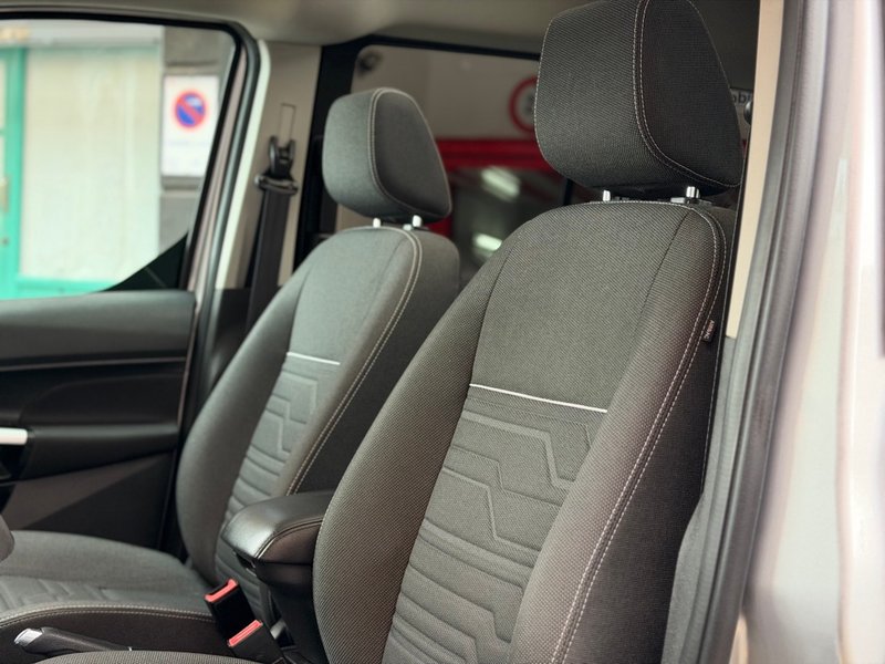 Ford Tourneo Connect 2017, foto 13