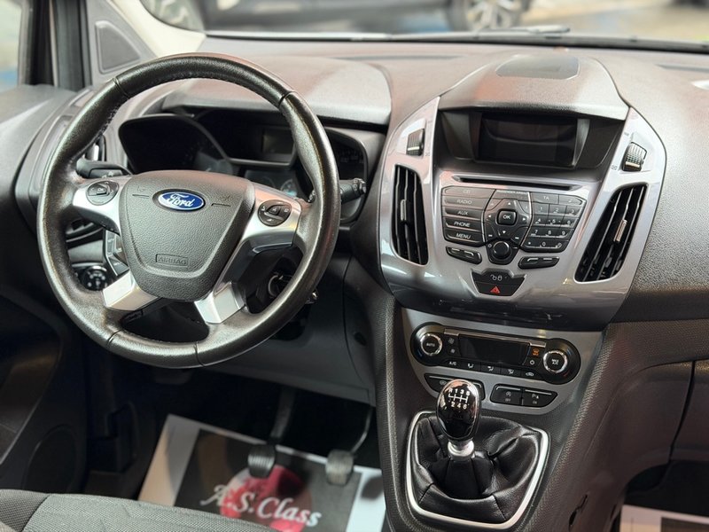 Ford Tourneo Connect 2017, foto 16