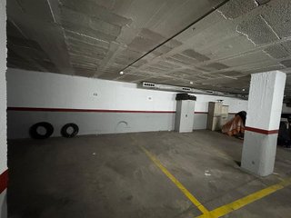 Garaje en venta en Artigas - Llefià en Badalona