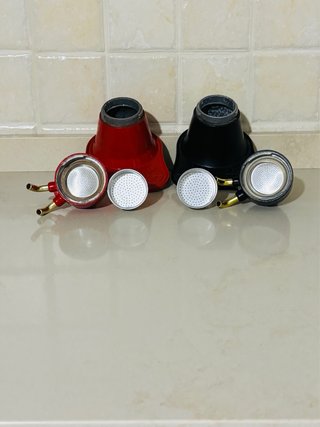 Caffettiere vintage rosse e nere