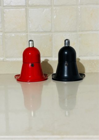 Caffettiere vintage rosse e nere