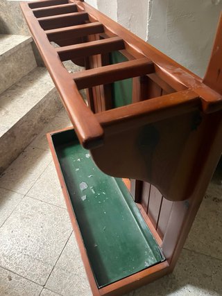 Mueble recibidor con espejo y paragüero