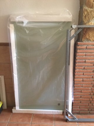 Mesa de exterior cristal y metal gris